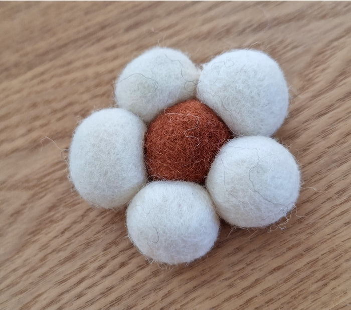 Car Diffuser Flower White and Chocolate